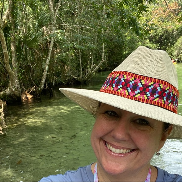 Meet your Posher, Jenna. - Picture 6 of 7